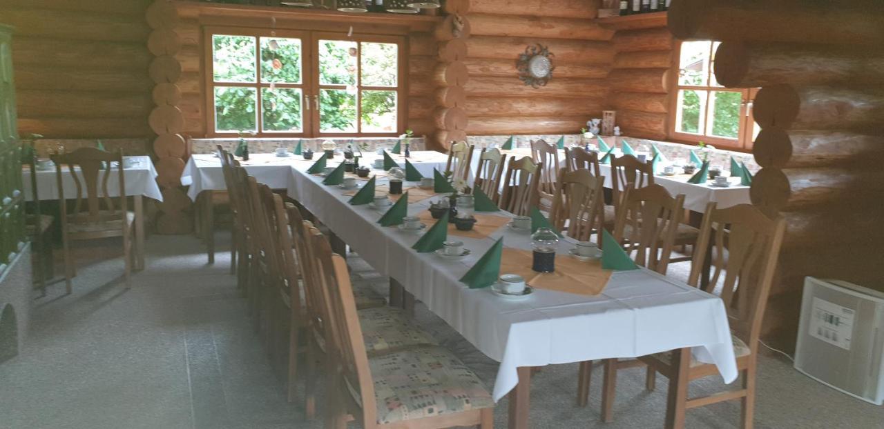 Hotel Restaurant Baumhaus Klein Pravtshagen エクステリア 写真